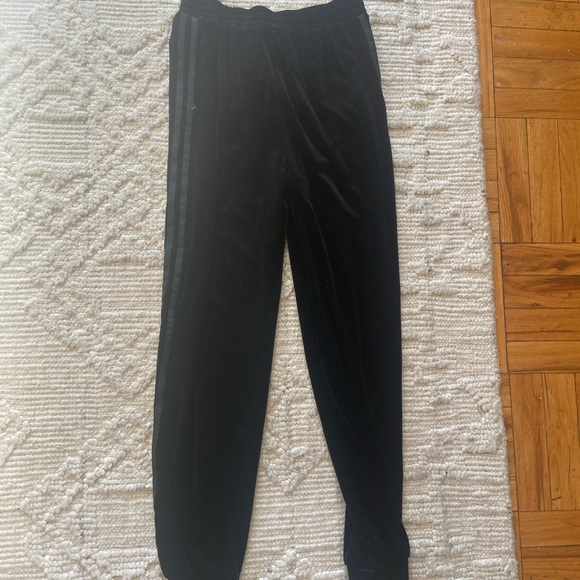 Tiger Mist Revolve Jaden Black Velour Jogger Pants - Picture 3 of 7